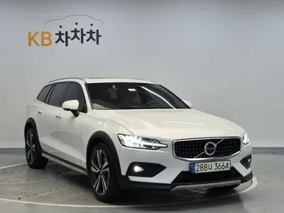 Volvo V60 2021, 34264 км, за 17001.44 USD