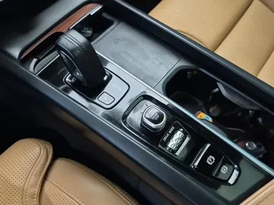 Volvo V60 2021, 34264 км, за 17001.44 USD - фото 8