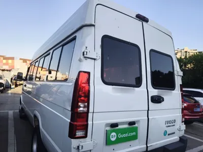 IVECO Daily 2023, 74800 км, за 17006 USD