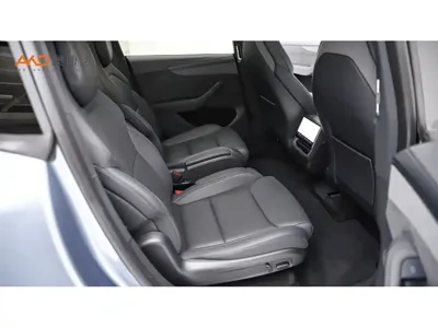 Tesla Model Y L