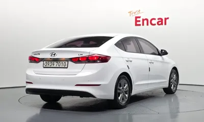 Hyundai Avante 2016, 186134 км, за 4169.38 USD