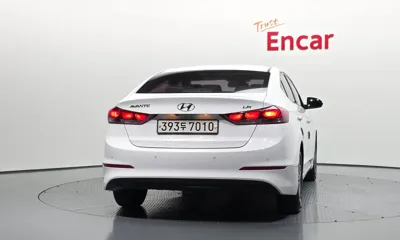 Hyundai Avante 2016, 186134 км, за 4169.38 USD