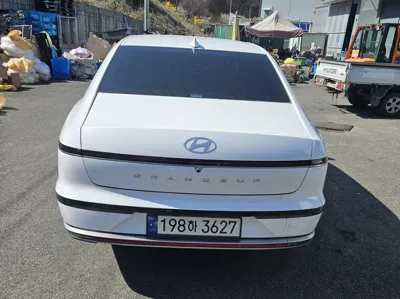 Hyundai Grandeur 2023, 32000 км, за 11727.23 USD