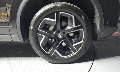 Volkswagen Touareg 2024, 25201 км, за 48849.85 USD