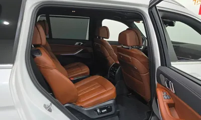 BMW X7 2025, 7210 км, за 89709.39 USD - фото 11
