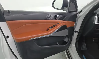 BMW X7 2025, 7210 км, за 89709.39 USD - фото 24