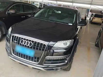 Audi Q7 · 2015 год