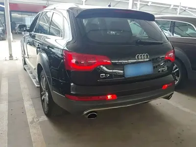 Audi Q7 2015, 180900 км, за 14180.43 USD