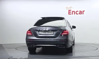 Mercedes-Benz E-Class 2017, 139181 км, за 19957.09 USD