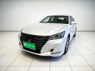 Toyota Crown · 2016 год