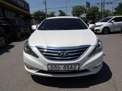 Hyundai Sonata 2014, 100560 км, за 4335.73 USD