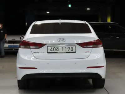 Hyundai Avante 2017, 22000 км, за 7752.45 USD