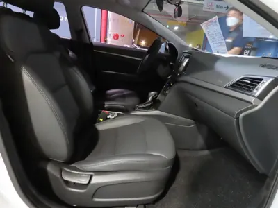Hyundai Avante 2017, 22000 км, за 7752.45 USD - фото 8