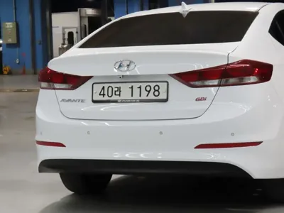 Hyundai Avante 2017, 22000 км, за 7752.45 USD - фото 17