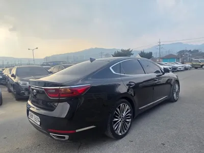 Kia K7 2018, 101741 км, за 8467.9 USD