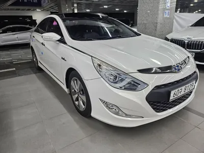 Hyundai Sonata 2012, 198827 км, за 2405.25 USD