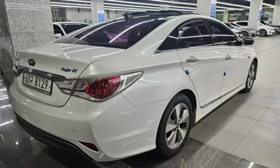 Hyundai Sonata 2012, 198827 км, за 2405.25 USD