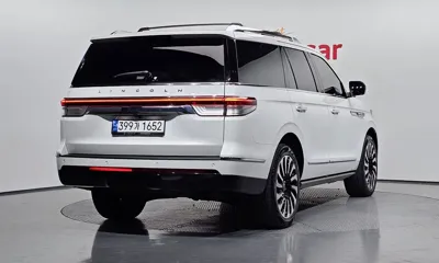 Lincoln Navigator 2023, 18074 км, за 54658.01 USD