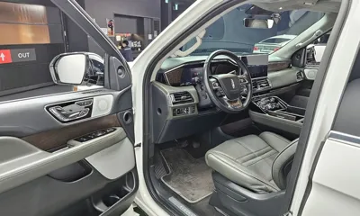 Lincoln Navigator 2023, 18074 км, за 54658.01 USD - фото 11