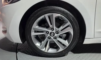 Hyundai Avante 2018, 74888 км, за 5612.45 USD