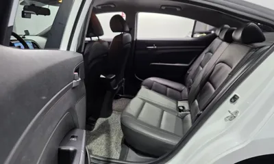 Hyundai Avante 2018, 74888 км, за 5612.45 USD - фото 12