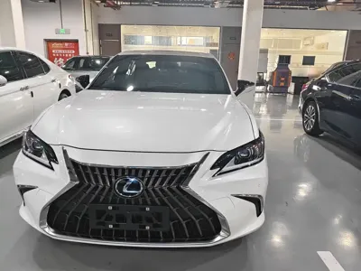 Lexus ES 2023, 20000 км, за 24278.52 USD