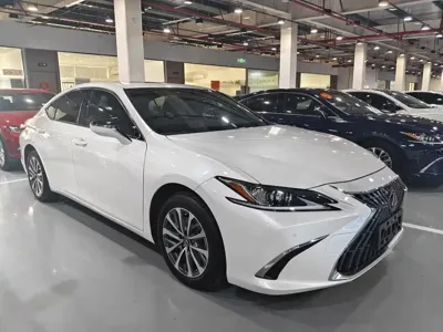 Lexus ES 2023, 20000 км, за 24278.52 USD