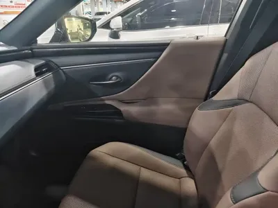 Lexus ES 2023, 20000 км, за 24278.52 USD - фото 8