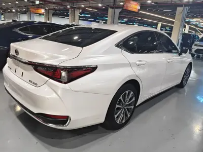 Lexus ES 2023, 20000 км, за 24278.52 USD - фото 17