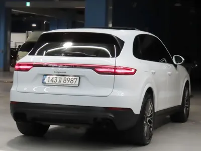 Porsche Cayenne 2023, 56921 км, за 61172.67 USD