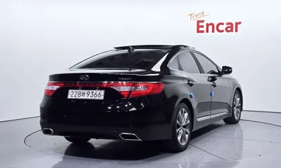 Hyundai Grandeur 2015, 189480 км, за 3420.15 USD