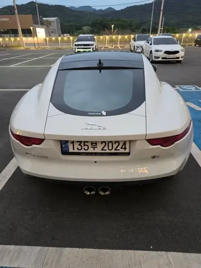 Jaguar F-Type 2015, 50000 км, за 23402.45 USD