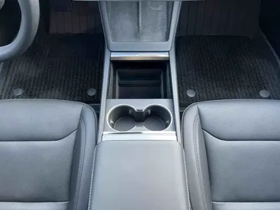 Tesla Model 3 2024, 20000 км, за 28516.22 USD - фото 9