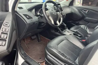 Hyundai ix35 2015, 141100 км, за 5748 USD - фото 10
