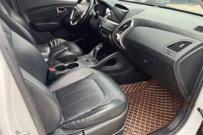 Hyundai ix35 2015, 141100 км, за 5748 USD - фото 12
