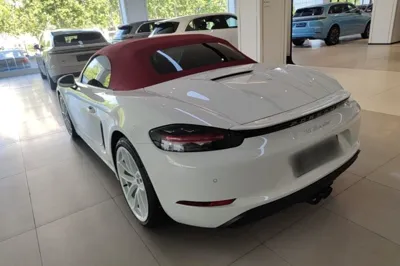 Porsche 718 2023, 5500 км, за 77090 USD - фото 4