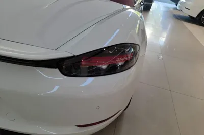 Porsche 718 2023, 5500 км, за 77090 USD - фото 9