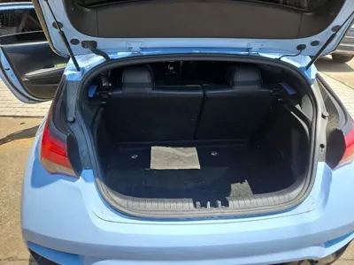 Hyundai Veloster 2019, 44786 км, за 8717.16 USD - фото 13