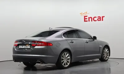 Jaguar XF 2013, 150356 км, за 4532.32 USD