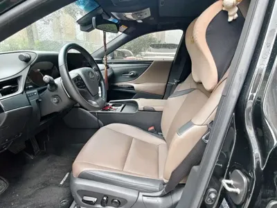 Lexus ES 2023, 42000 км, за 25608.13 USD