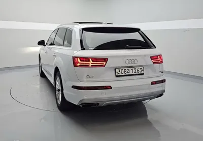 Audi Q7 2019, 140399 км, за 17711.79 USD