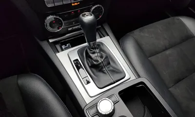 Mercedes-Benz C-Class 2014, 96675 км, за 5880.41 USD - фото 9