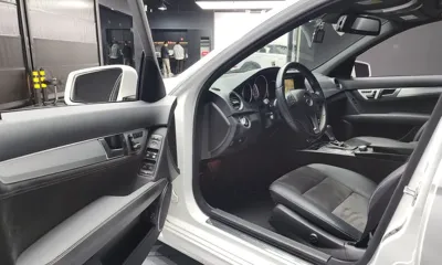 Mercedes-Benz C-Class 2014, 96675 км, за 5880.41 USD - фото 10