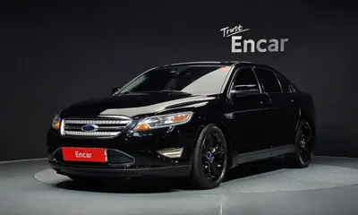Ford Taurus · 2012 год