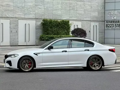BMW M5 2023, 44000 км, за 102705.48 USD