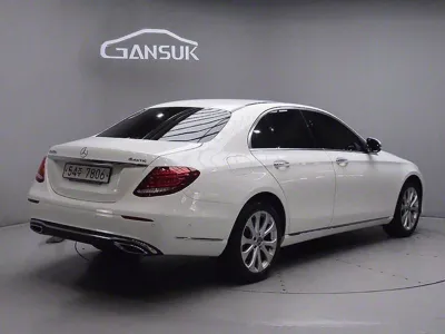 Mercedes-Benz E-Class 2018, 82266 км, за 17226.8 USD