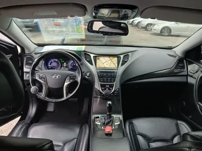 Hyundai Grandeur 2015, 178645 км, за 4105.96 USD - фото 9