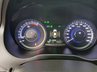 Hyundai Grandeur 2015, 178645 км, за 4105.96 USD - фото 20