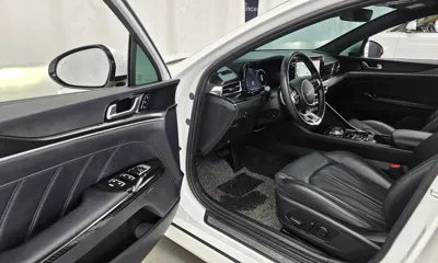 Kia K5 2023, 56013 км, за 16848.83 USD - фото 10