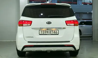 Kia Canival 2017, 155996 км, за 5720.6 USD